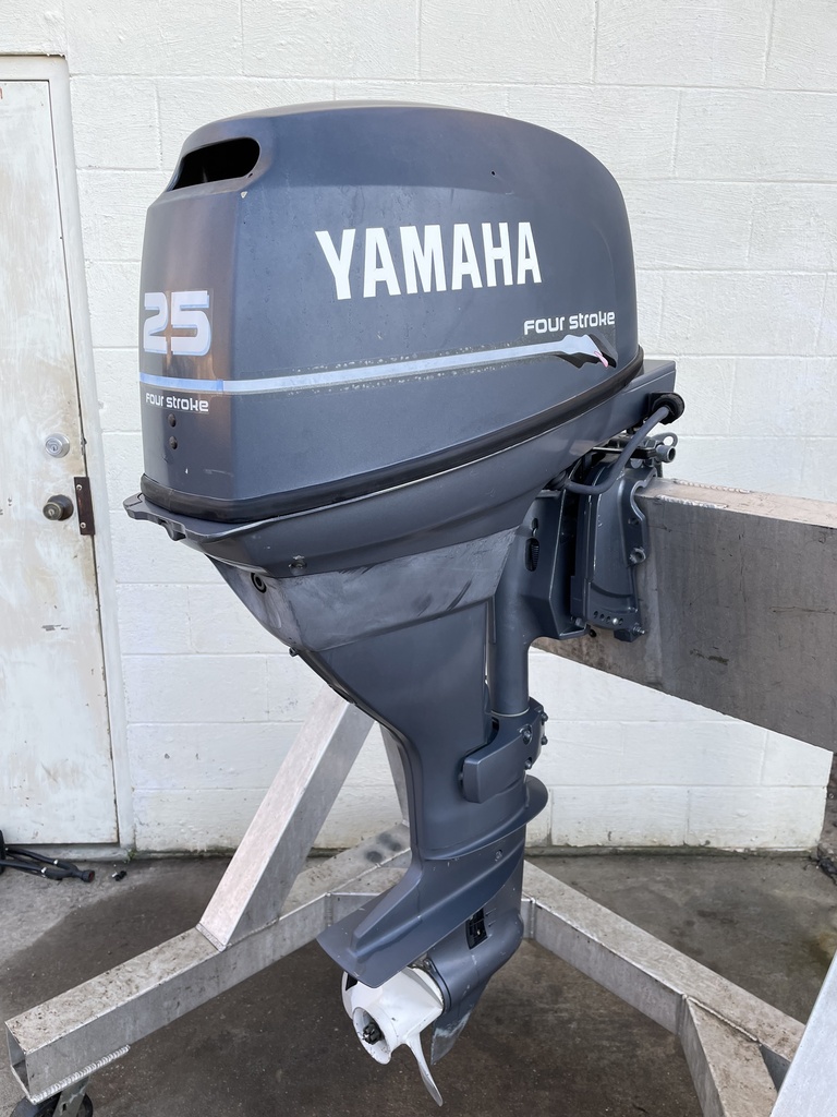 2000 Yamaha 25HP 4 Stroke Outboard W/ 20" Shaft Carbureted - Just Serviced