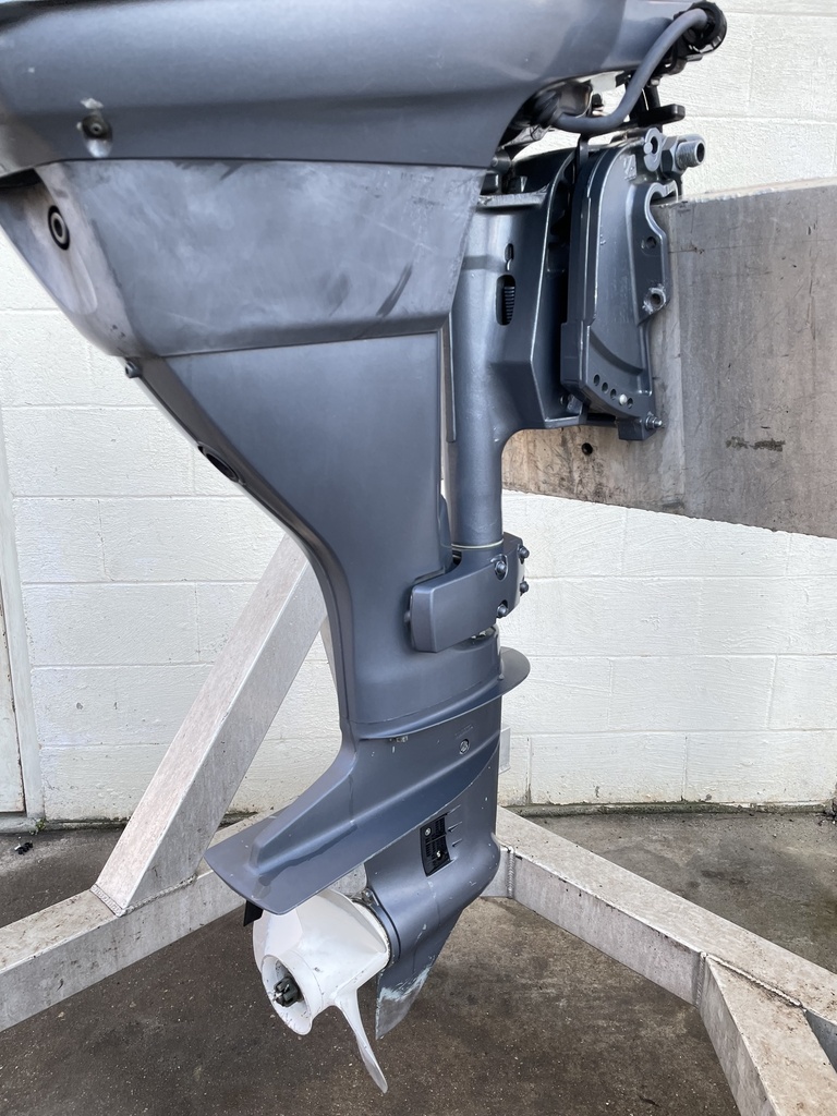 2000 Yamaha 25HP 4 Stroke Outboard W/ 20" Shaft Carbureted - Just Serviced