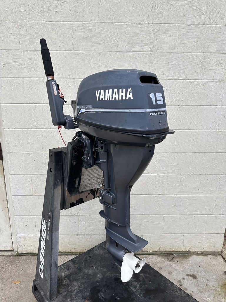 Yamaha 15HP 4 Stroke Outboard W/ 20" Shaft W/ Tiller Handle