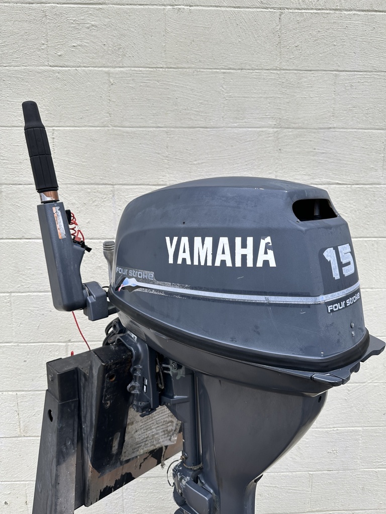 Yamaha 15HP 4 Stroke Outboard W/ 20" Shaft W/ Tiller Handle
