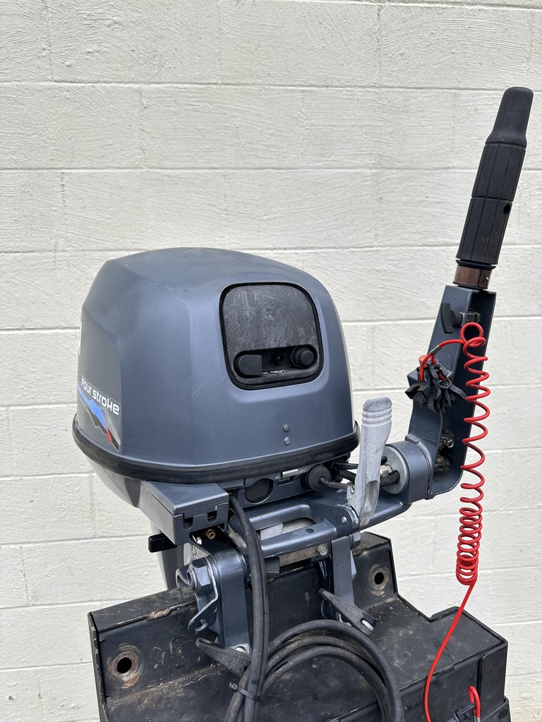 Yamaha 15HP 4 Stroke Outboard W/ 20" Shaft W/ Tiller Handle