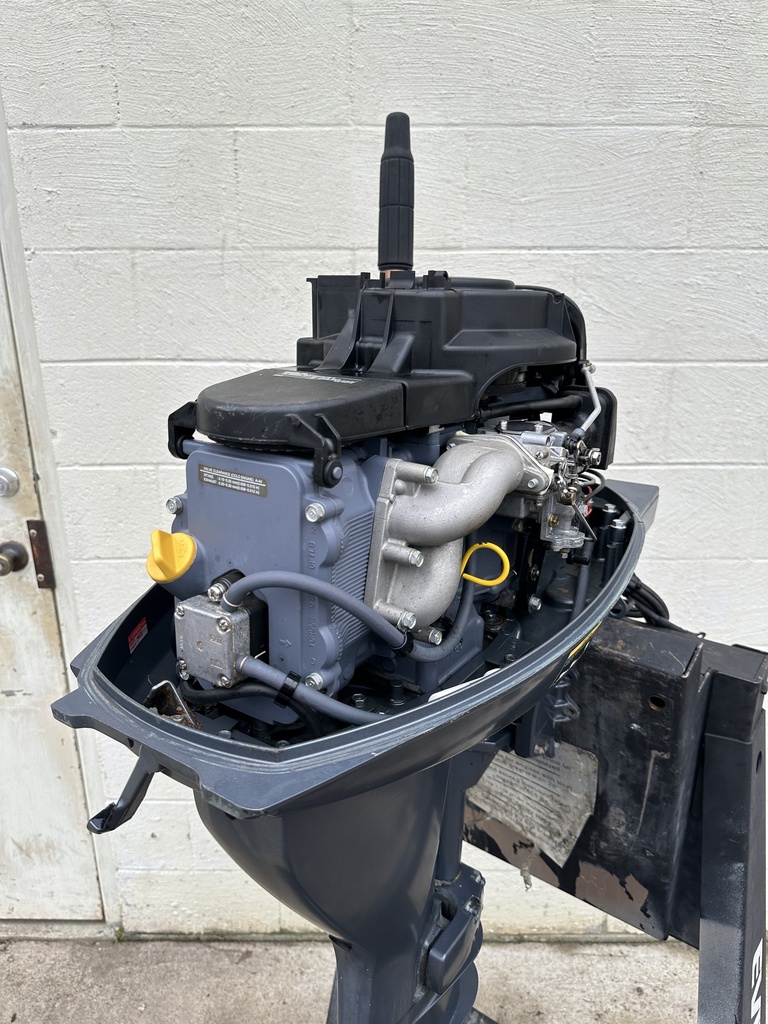 Yamaha 15HP 4 Stroke Outboard W/ 20" Shaft W/ Tiller Handle