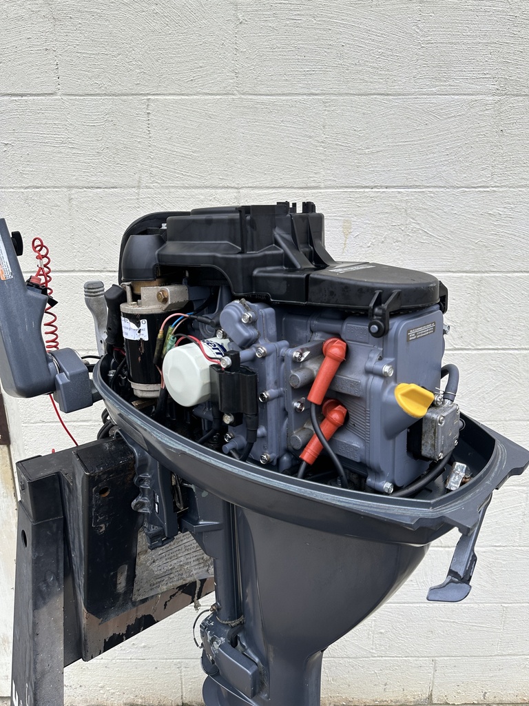 Yamaha 15HP 4 Stroke Outboard W/ 20" Shaft W/ Tiller Handle