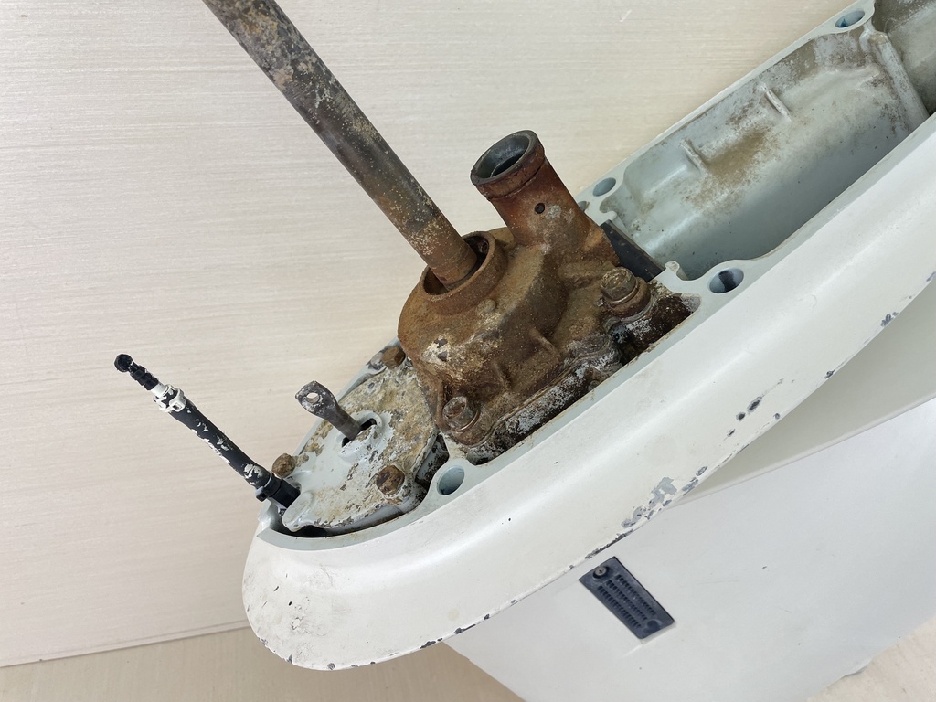 2001 - 2009 Suzuki DF 60 70 HP 20" Long Lower Unit Gear Case OEM