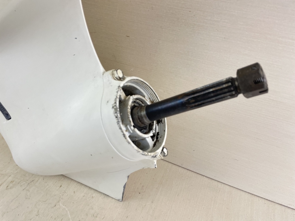 2001 - 2009 Suzuki DF 60 70 HP 20" Long Lower Unit Gear Case OEM