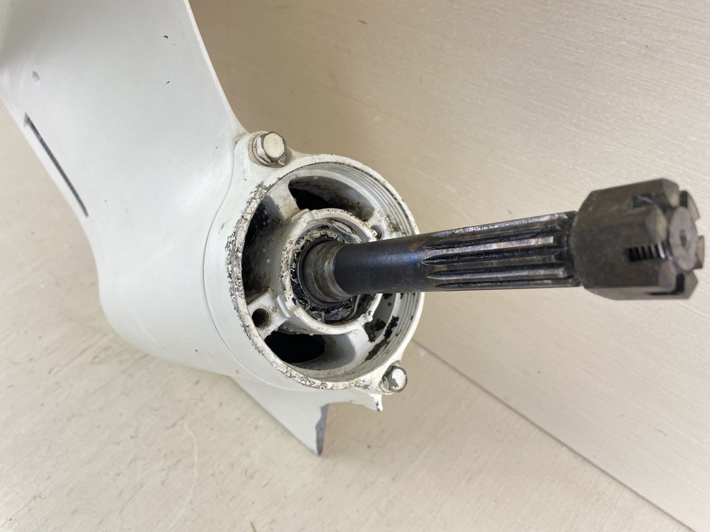 2001 - 2009 Suzuki DF 60 70 HP 20" Long Lower Unit Gear Case OEM