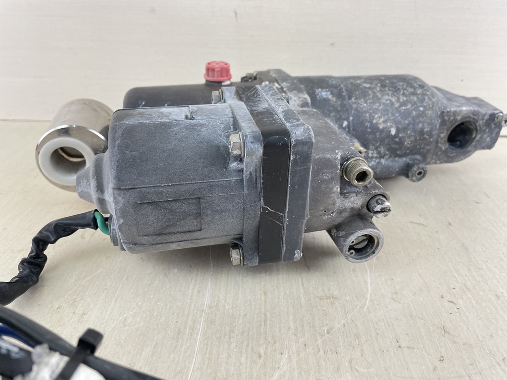 Suzuki DF 60 70 90 115 HP 4 Stroke Outboard Power Trim Tilt Unit Assembly