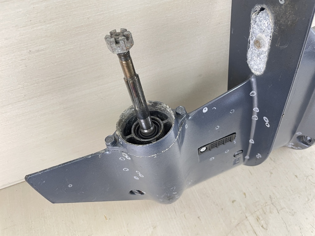 2007+ Yamaha 8 9.9HP 4 Stroke Outboard S Lower Unit Gear Case 6AU-45300-04-8D