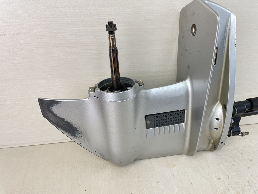 2001 Honda 8 9.9 HP 4 Stroke Outboard 20" Lower Unit Gear Case 41005-ZW9-631ZA