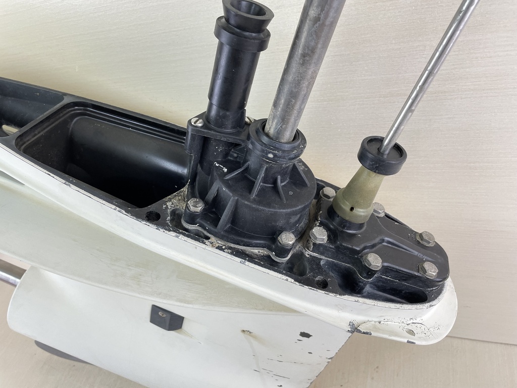 93-2005 Evinrude Johnson 150 175 HP Outboard 25" Lower Unit Gear Case 5009308