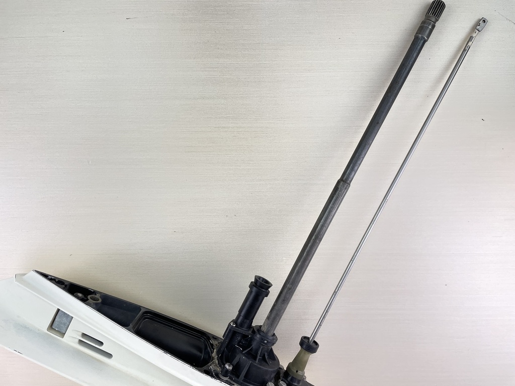 93-2005 Evinrude Johnson 150 175 HP Outboard 25" Lower Unit Gear Case 5009308