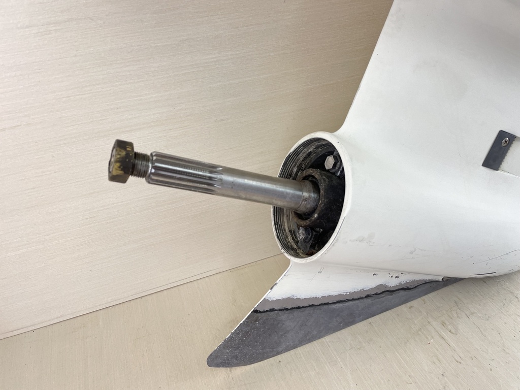 93-2005 Evinrude Johnson 150 175 HP Outboard 25" Lower Unit Gear Case 5009308