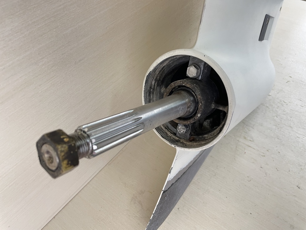 93-2005 Evinrude Johnson 150 175 HP Outboard 25" Lower Unit Gear Case 5009308