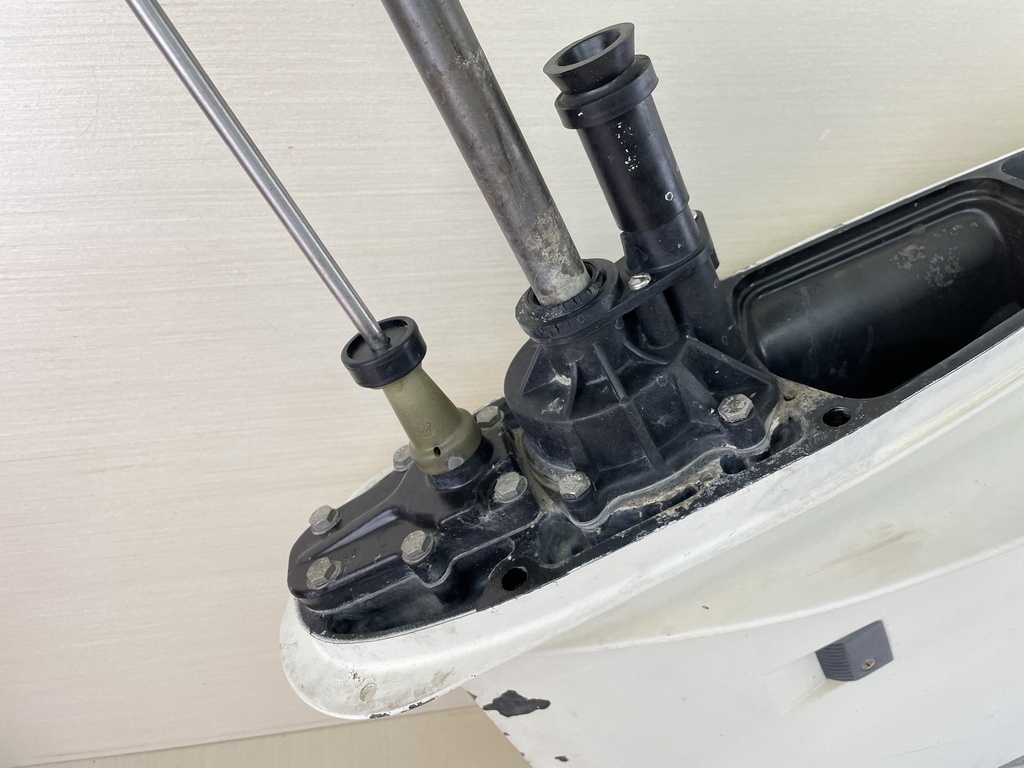 93-2005 Evinrude Johnson 150 175 HP Outboard 25" Lower Unit Gear Case 5009308