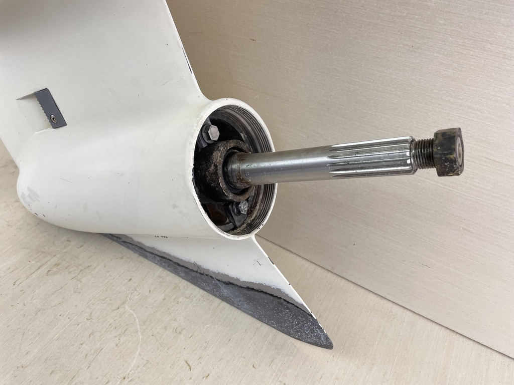 93-2005 Evinrude Johnson 150 175 HP Outboard 25" Lower Unit Gear Case 5009308