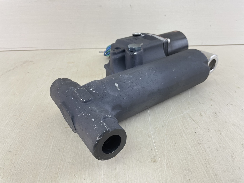 Evinrude Etec 70 90 115 130 HP Outboard Trim & Tilt Assembly 5005756 5008949