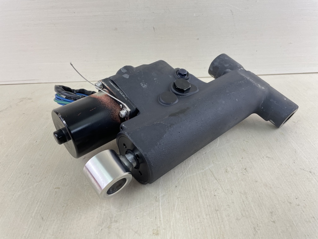 Evinrude Etec 70 90 115 130 HP Outboard Trim & Tilt Assembly 5005756 5008949