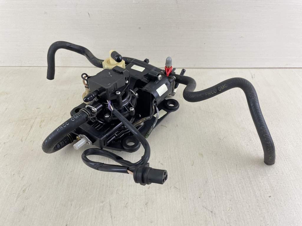 2001 Johnson Evinrude 115HP 2 Stroke VRO Fuel Pump Assembly With Primer 5007420