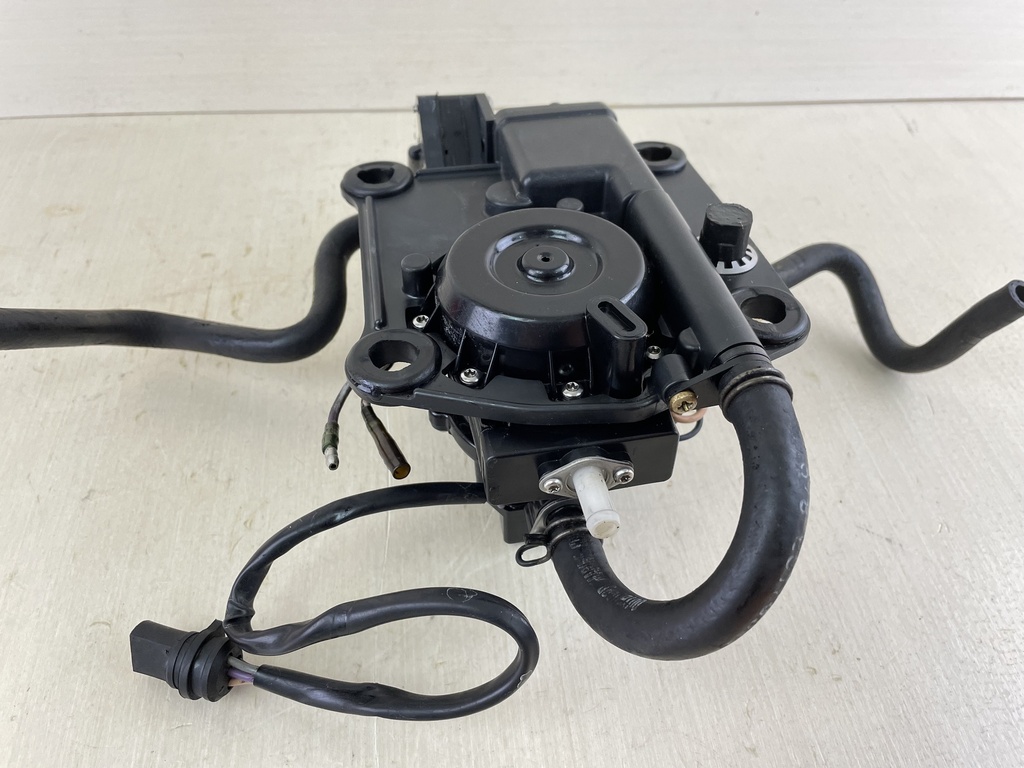 2001 Johnson Evinrude 115HP 2 Stroke VRO Fuel Pump Assembly With Primer 5007420