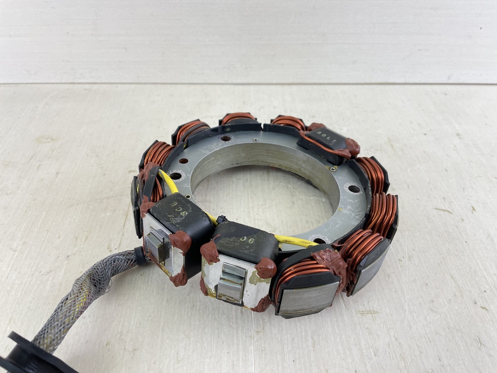 2002 Johnson 150HP Outboard Engine Stator Assembly 0584981 0763759