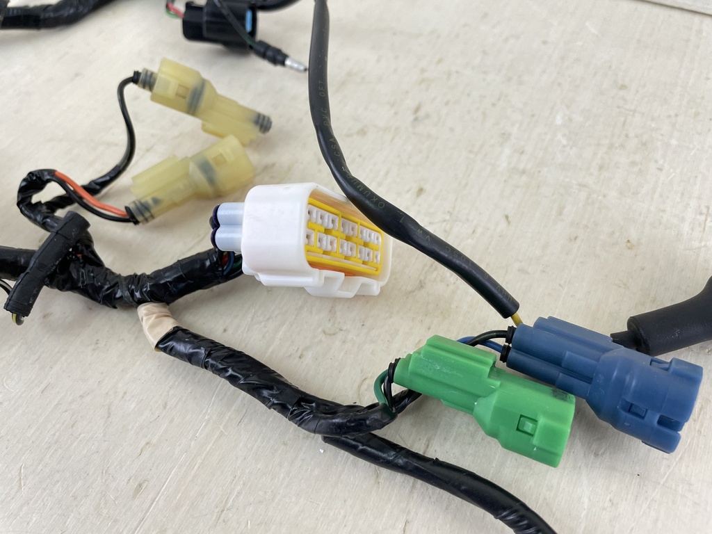 2001 Honda 8HP 4 Stroke Outboard Engine Wire Harness Assembly 32100-ZW9-000