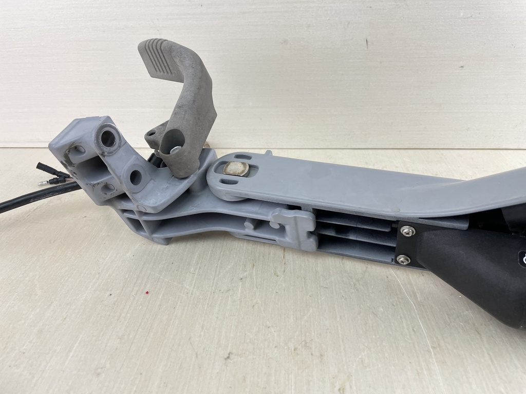 2001 Honda 8HP 4 Stroke Outboard Tiller Handle Assembly 53110-ZW9-010ZA