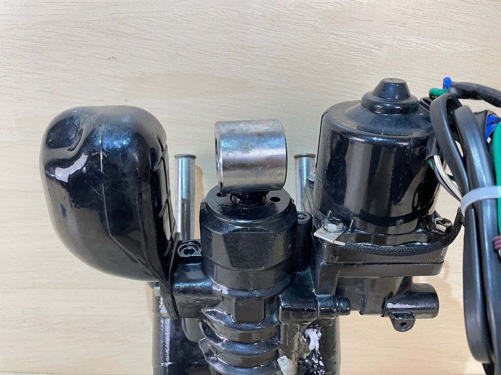 OMC Johnson Evinrude Hydraulic Power Trim And Tilt Assembly 60HP - 300HP