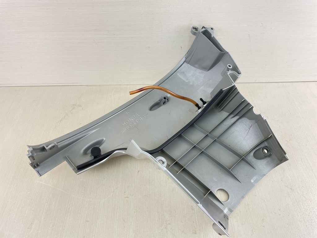 2001 Honda 8 9.9HP 4 Stroke Outboard Lower Side Cowl Cowling Set Left Right