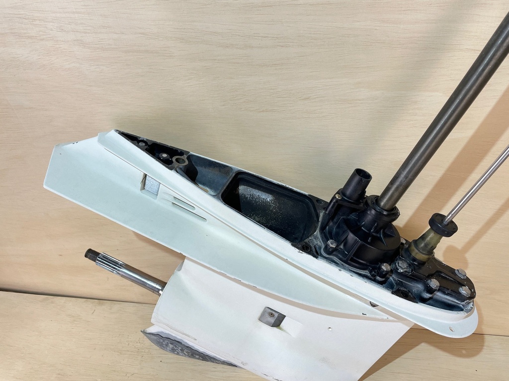 2000 Evinrude Ocean Pro 225HP Lower Unit 25" XL Counter Rotation LH 5001615