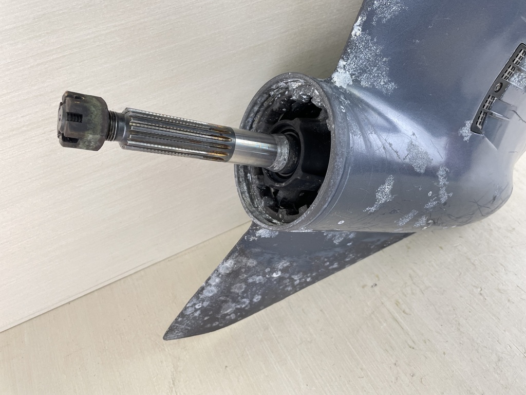 2004+ Yamaha 150HP 4 Stroke Outboard 25" XL Shaft Lower Unit Gear Case 63P-45300-14-8D