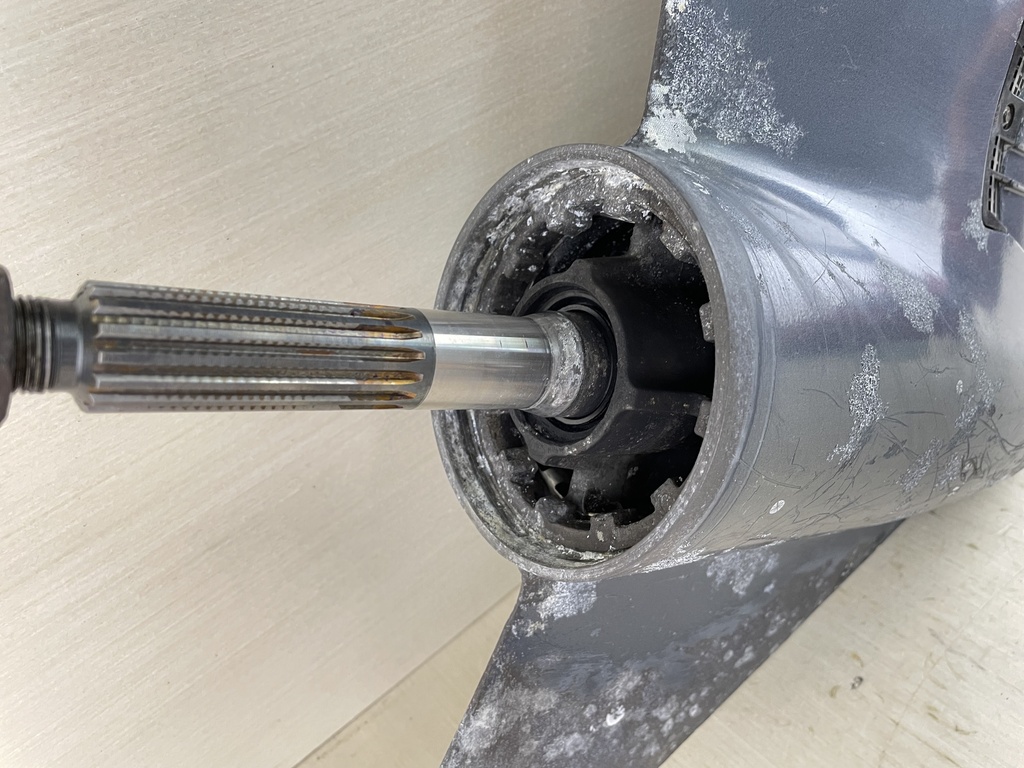 2004+ Yamaha 150HP 4 Stroke Outboard 25" XL Shaft Lower Unit Gear Case 63P-45300-14-8D