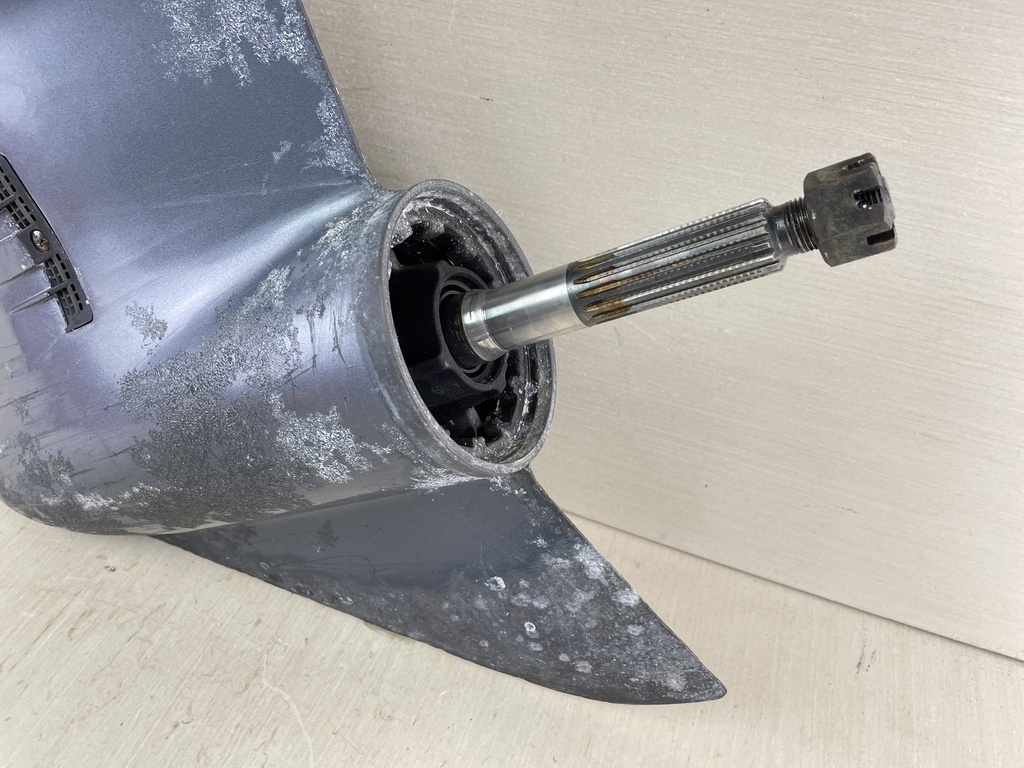 2004+ Yamaha 150HP 4 Stroke Outboard 25" XL Shaft Lower Unit Gear Case 63P-45300-14-8D