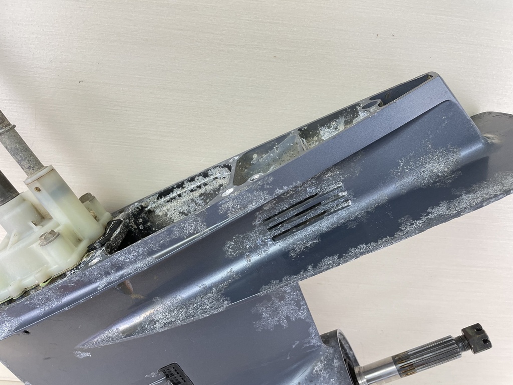 2004+ Yamaha 150HP 4 Stroke Outboard 25" XL Shaft Lower Unit Gear Case 63P-45300-14-8D