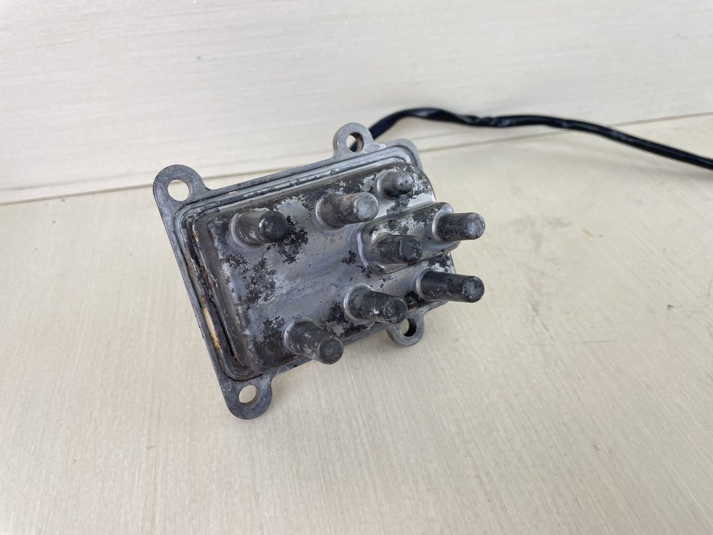 96-2006 Johnson Evnirude 150 175 HP Rectifier Regulator 0586048 