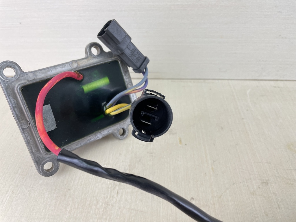 96-2006 Johnson Evnirude 150 175 HP Rectifier Regulator 0586048 