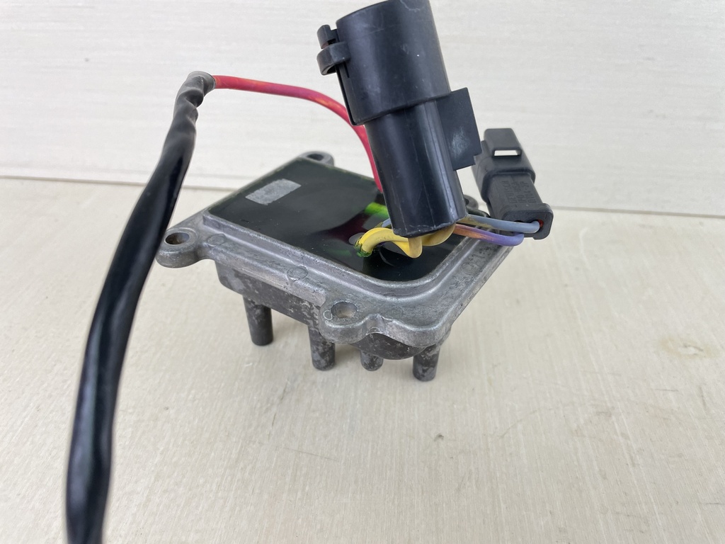 96-2006 Johnson Evnirude 150 175 HP Rectifier Regulator 0586048 