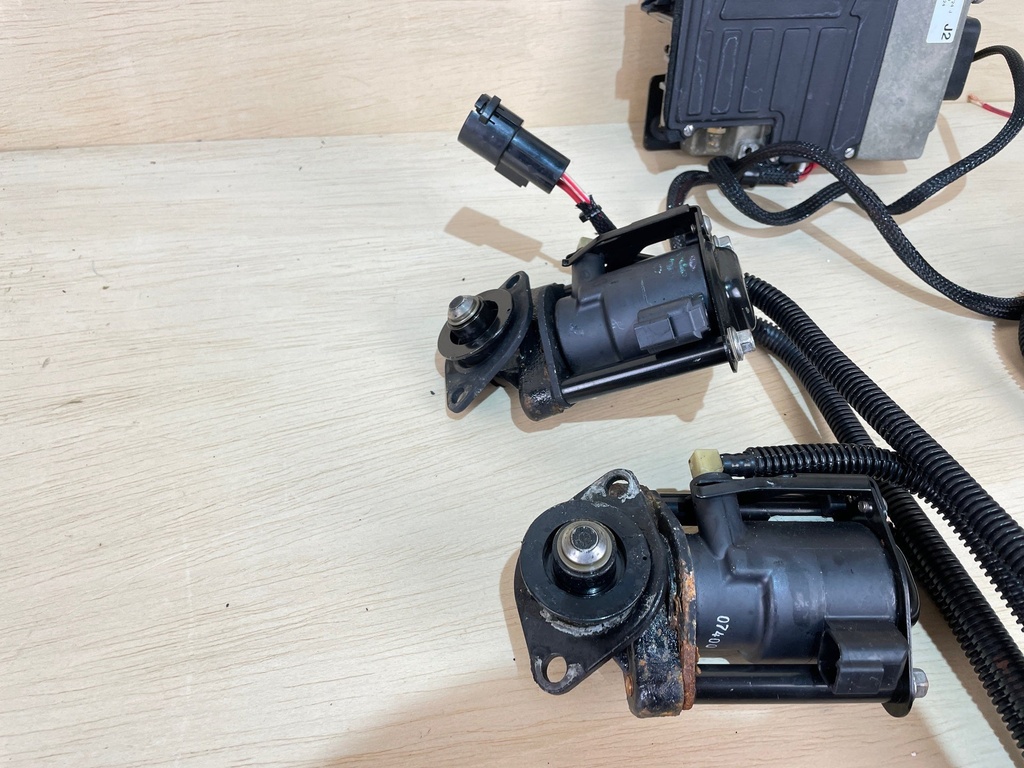 2000 Evinrude Ocean Pro 225HP EMM With Matching Injectors 0586724