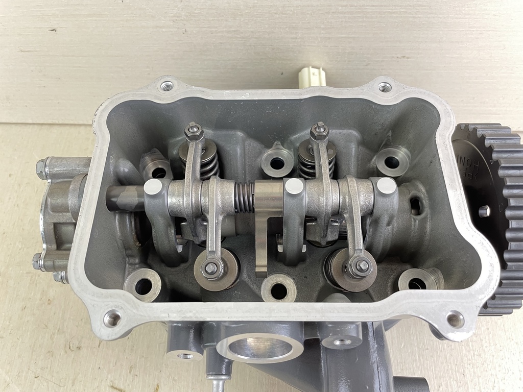 Honda 8 9.9HP 4 Stroke Outboard Cylinder Head Complete 12210-ZW9-405ZA