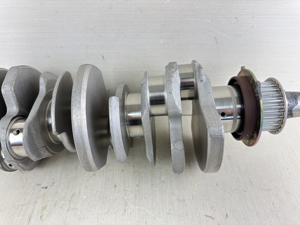 2004 Yamaha 225HP 4 Stroke Outboard Crankshaft Crank 69J-11411-00-00