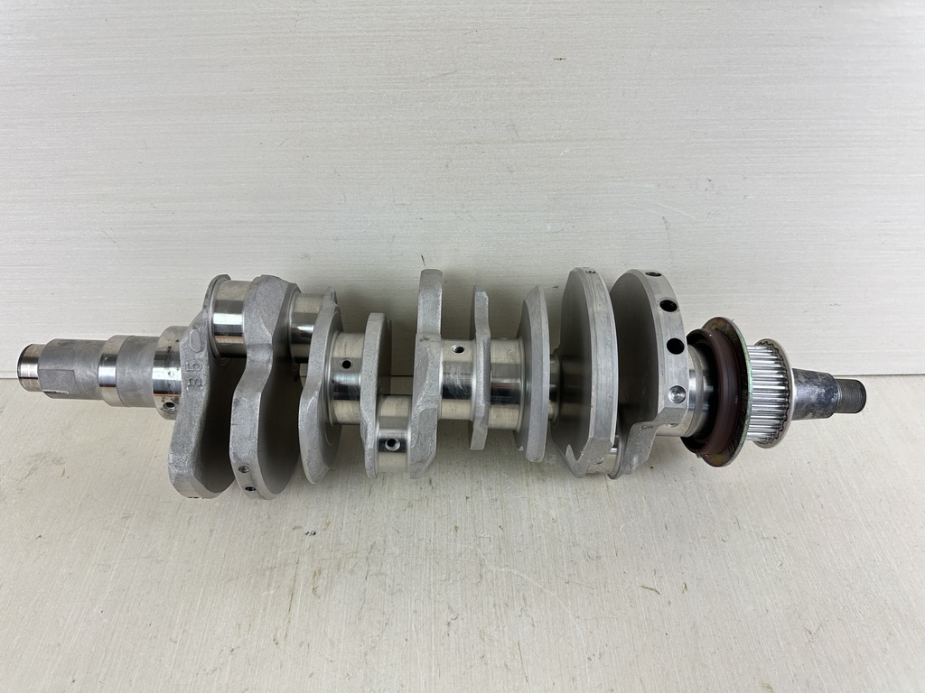 2004 Yamaha 225HP 4 Stroke Outboard Crankshaft Crank 69J-11411-00-00