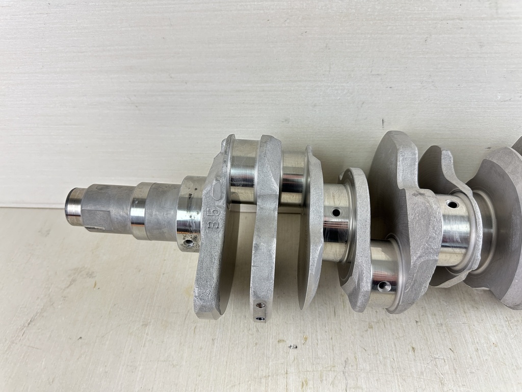 2004 Yamaha 225HP 4 Stroke Outboard Crankshaft Crank 69J-11411-00-00