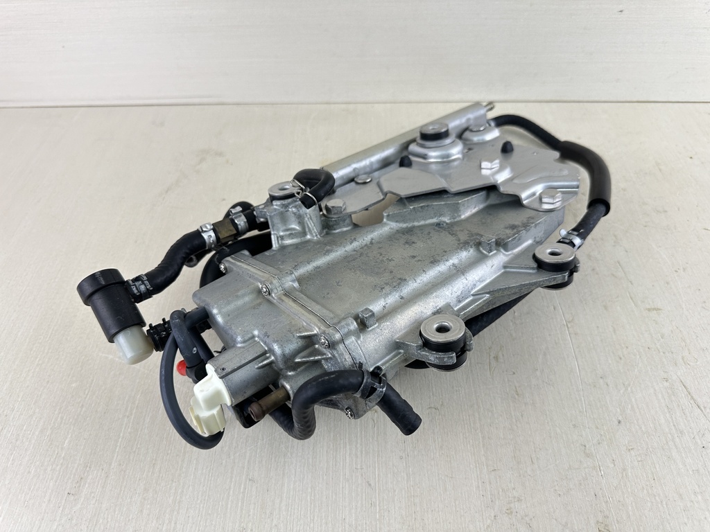 2004 Yamaha 225HP 4 Stroke Outboard Float Chamber VST 69J-14180-11-00