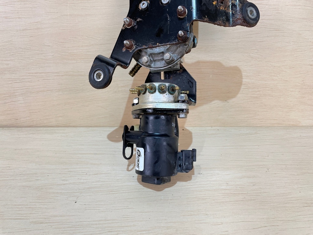 2000 Evinrude Ocean Pro 225HP Oil Injector Manifold With Lift Pump 5001505 5000527