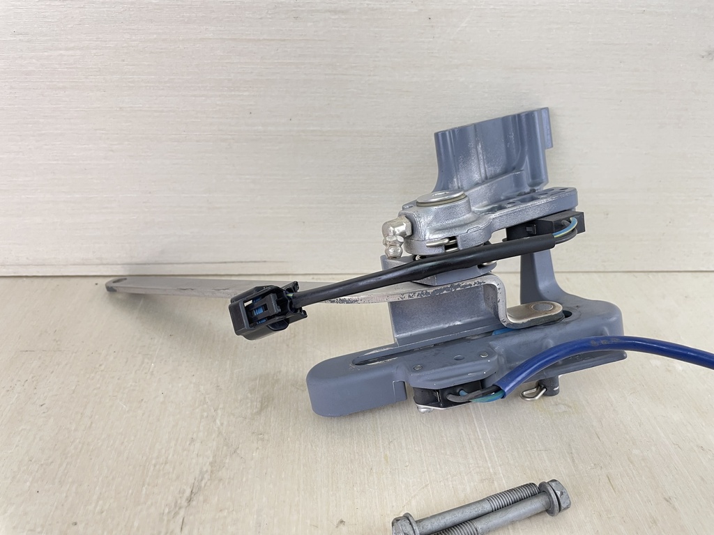 2004 Yamaha 150HP 4 Stroke Switch & Bracket 69J-8259F-00-00