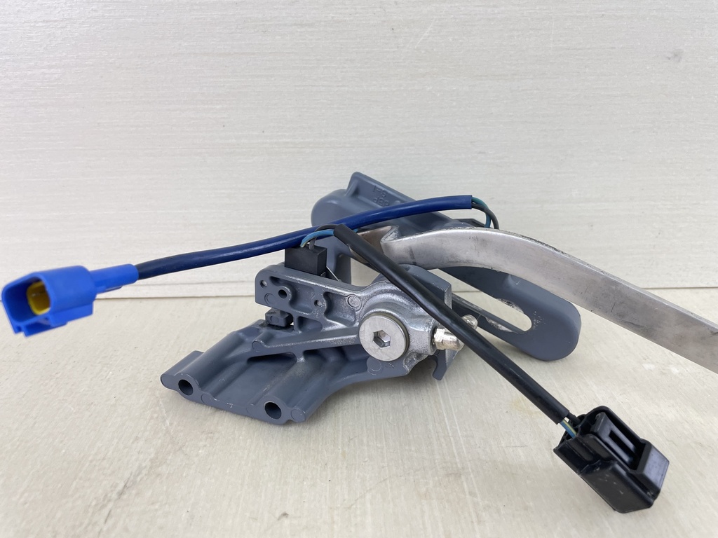 2004 Yamaha 150HP 4 Stroke Switch & Bracket 69J-8259F-00-00