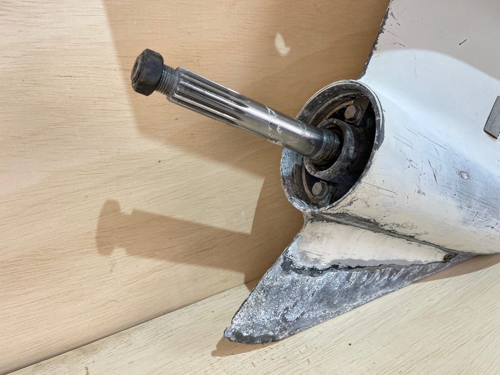 2000 Evinrude Ocean Pro 225HP Lower Unit 25" XL Standard Rotation RH