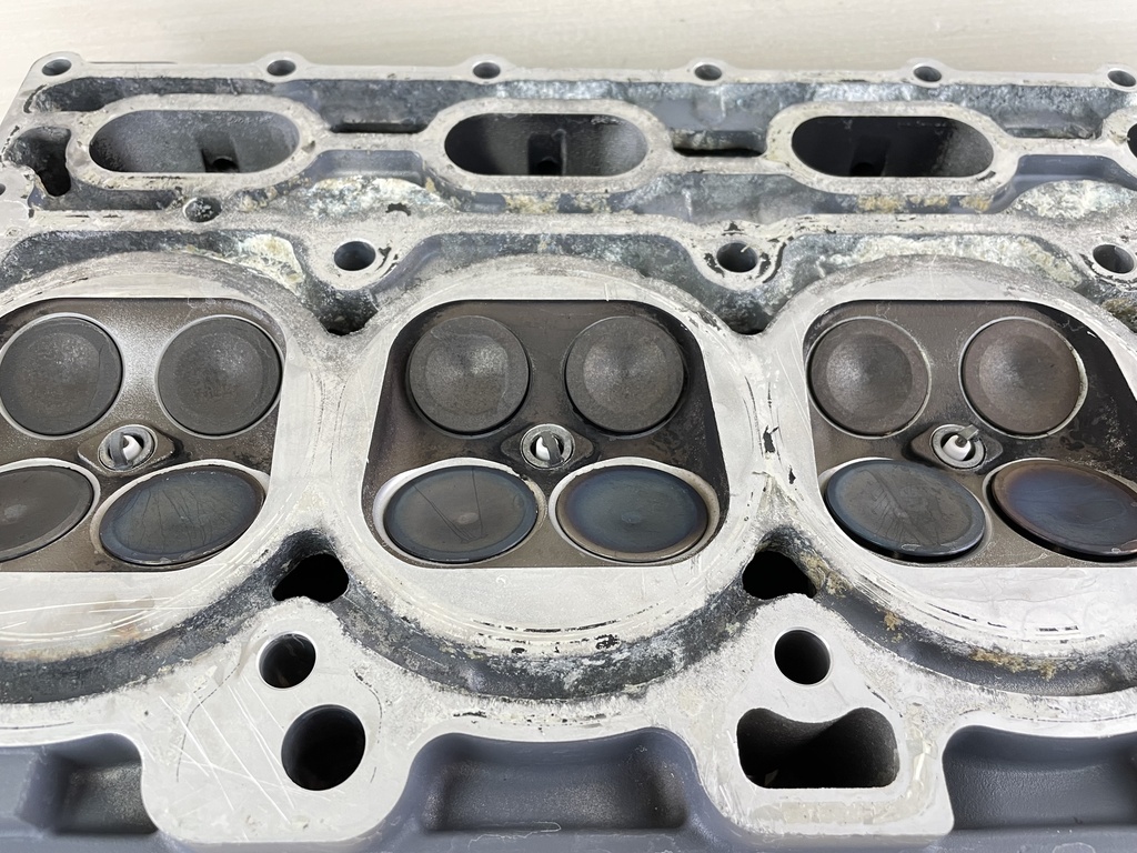 2004-05 Yamaha 150HP 4 Stroke Outboard Cylinder Head 63P-W009A-00-1S