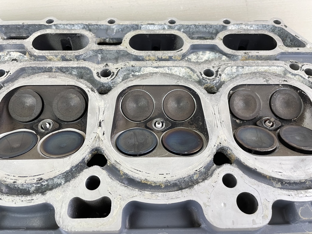 2004-05 Yamaha 150HP 4 Stroke Outboard Cylinder Head 63P-W009A-00-1S