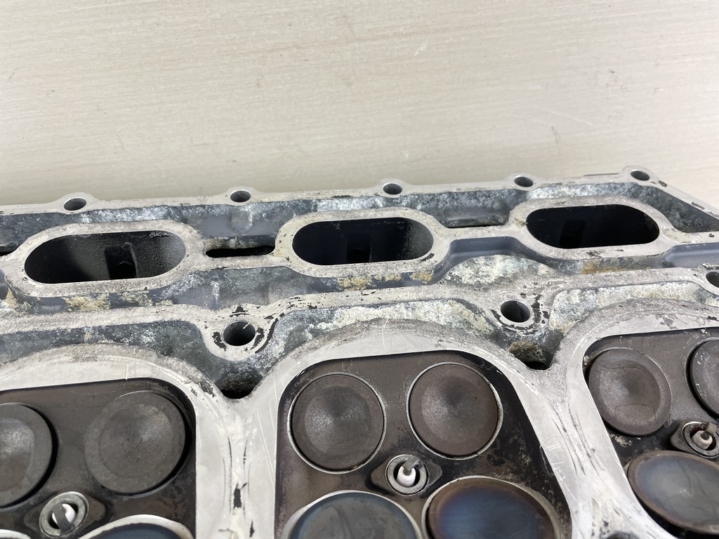 2004-05 Yamaha 150HP 4 Stroke Outboard Cylinder Head 63P-W009A-00-1S