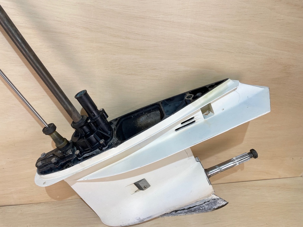 2000 Evinrude Ocean Pro 225HP Lower Unit 25" XL Standard Rotation RH